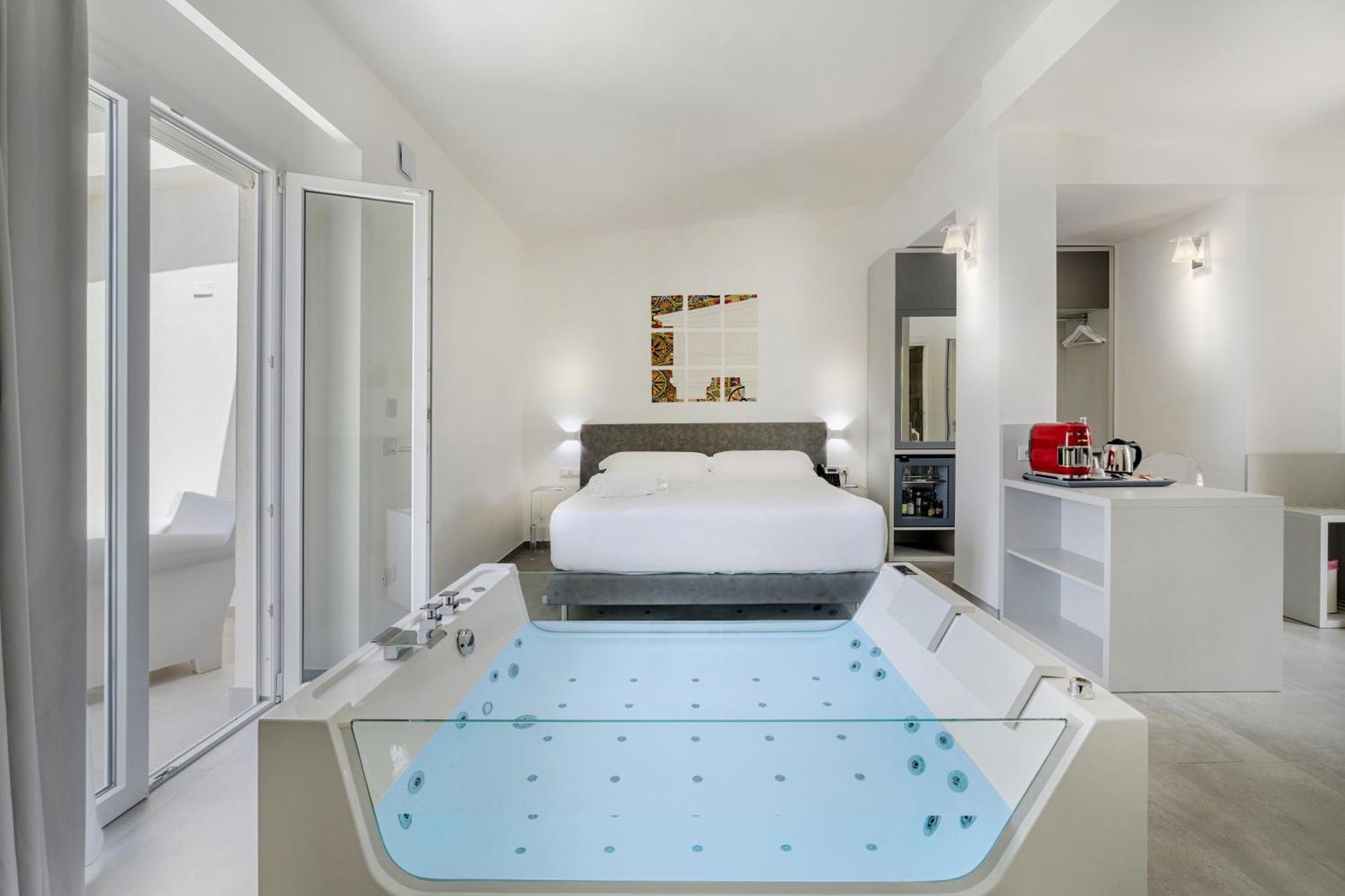 Junior Suite Spa Bath
